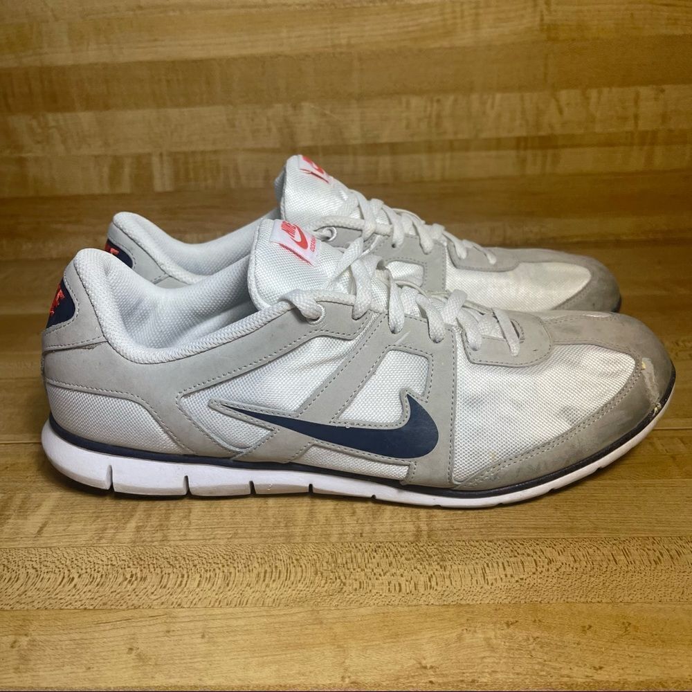 Nike Gray and White Athletic Shoes for Performance